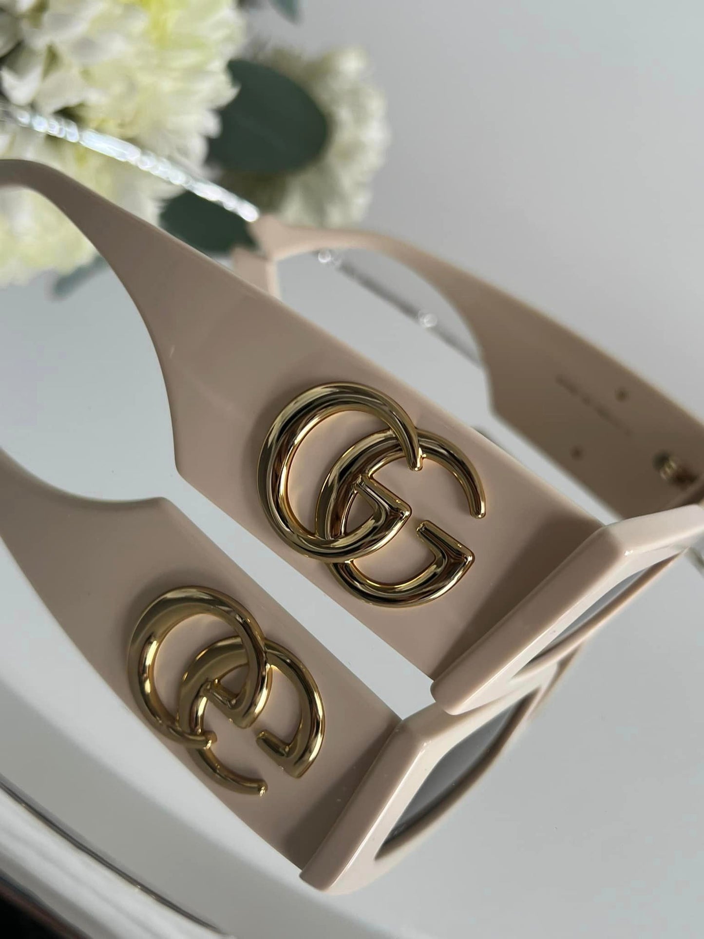 Gucci GG1425S Thick Rim Rectangle Sunglasses in Ivory