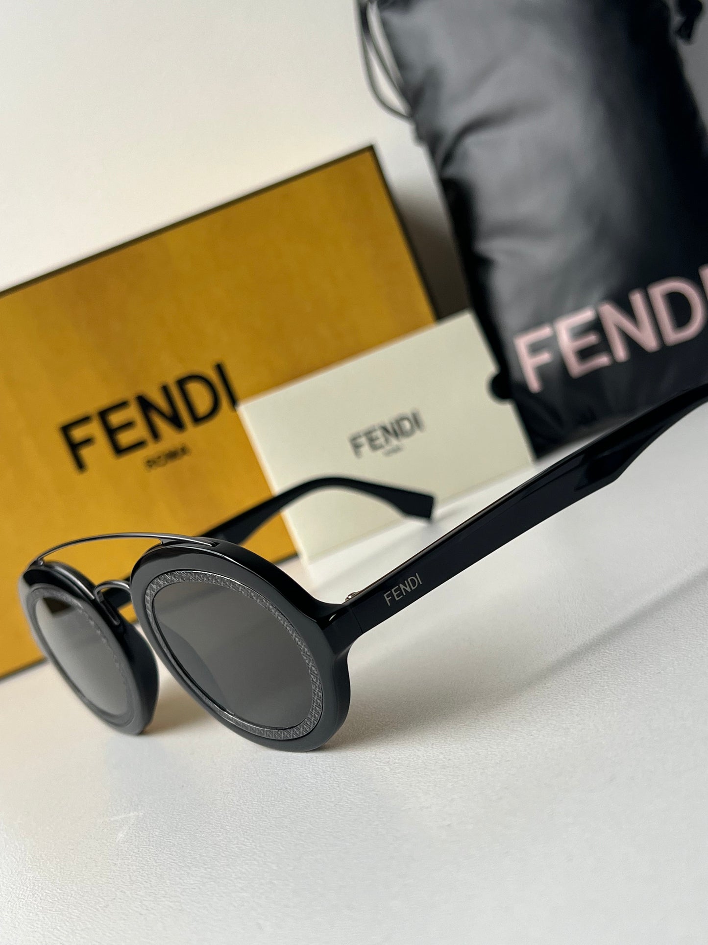 Fendi FF Around FE40094I Round Sunglasses in Black