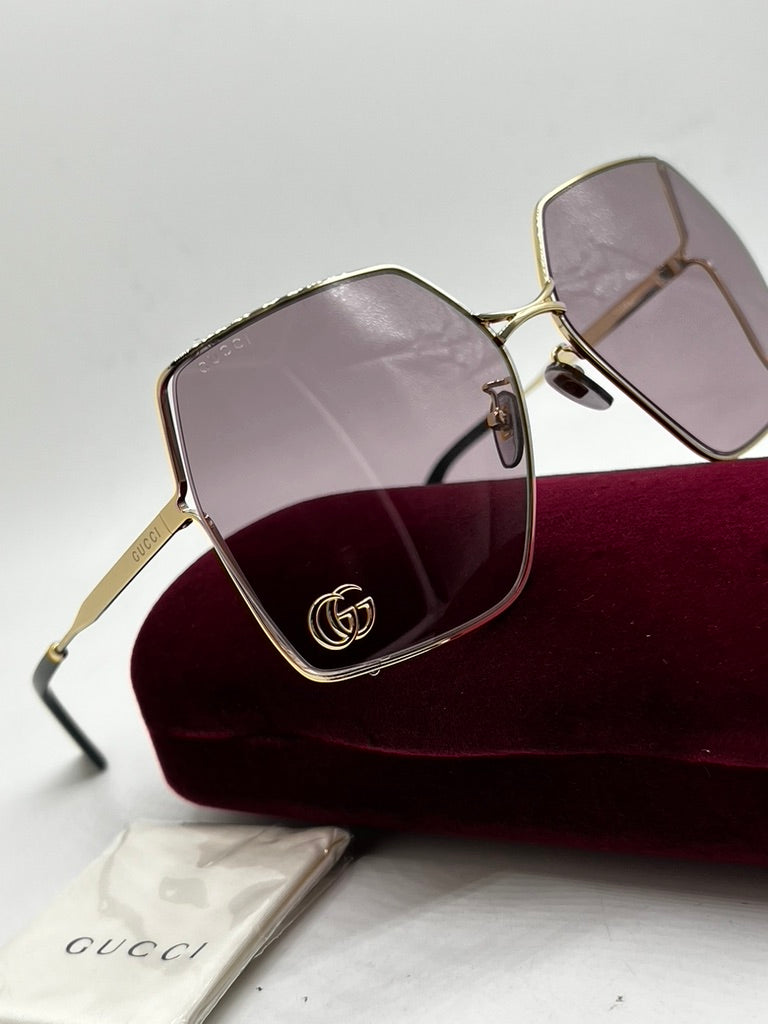 Gucci GG0817S Oversized Marmont Sunglasses in Violet Lens