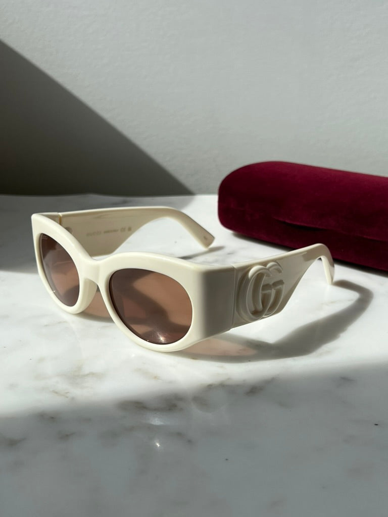 Gucci GG1544S Thick Rim Sunglasses in Ivory