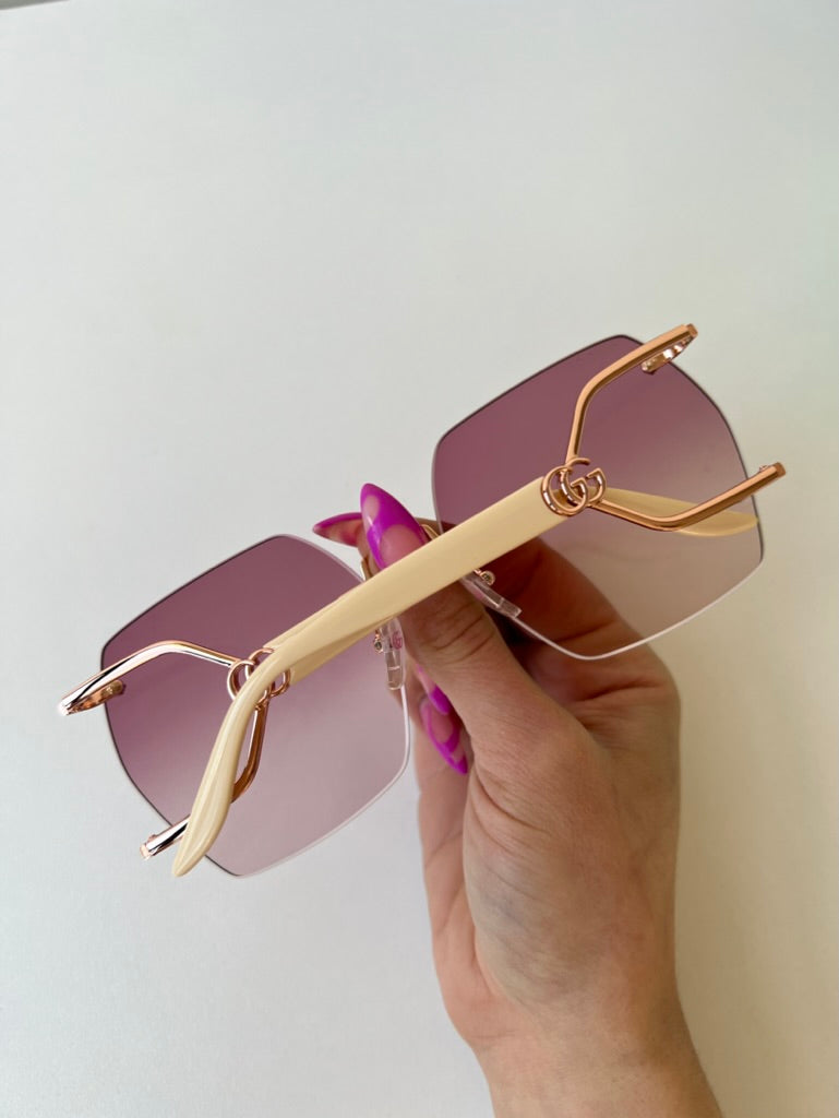 Gucci GG1562S Oversized Sunglasses in Pink