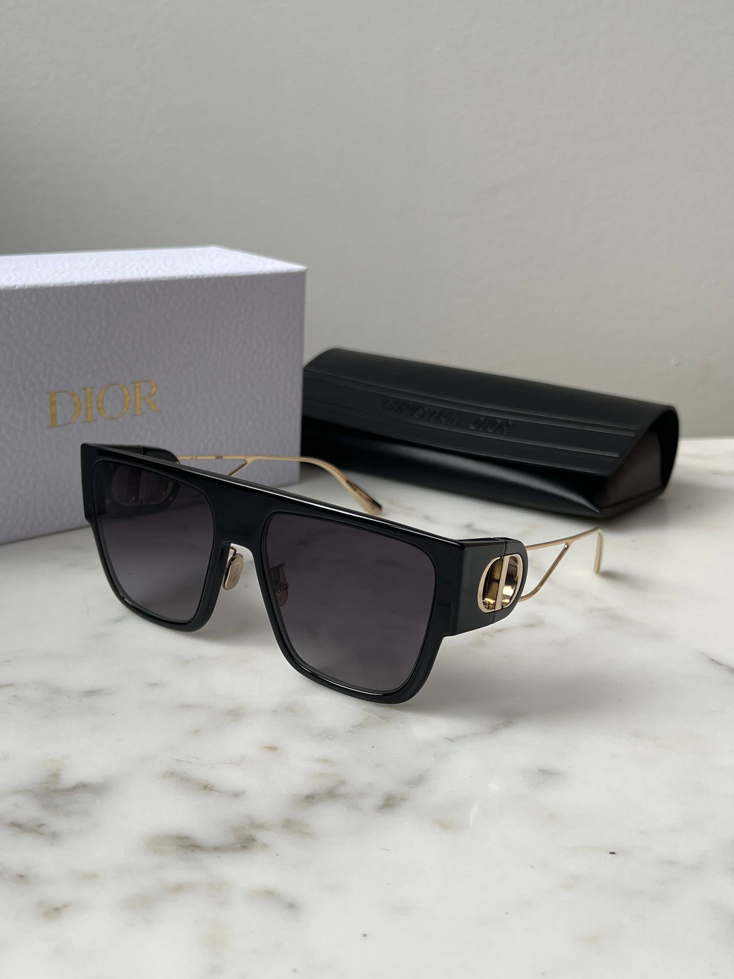 Dior 30Montaigne S3U Flat Top Sunglasses in Black