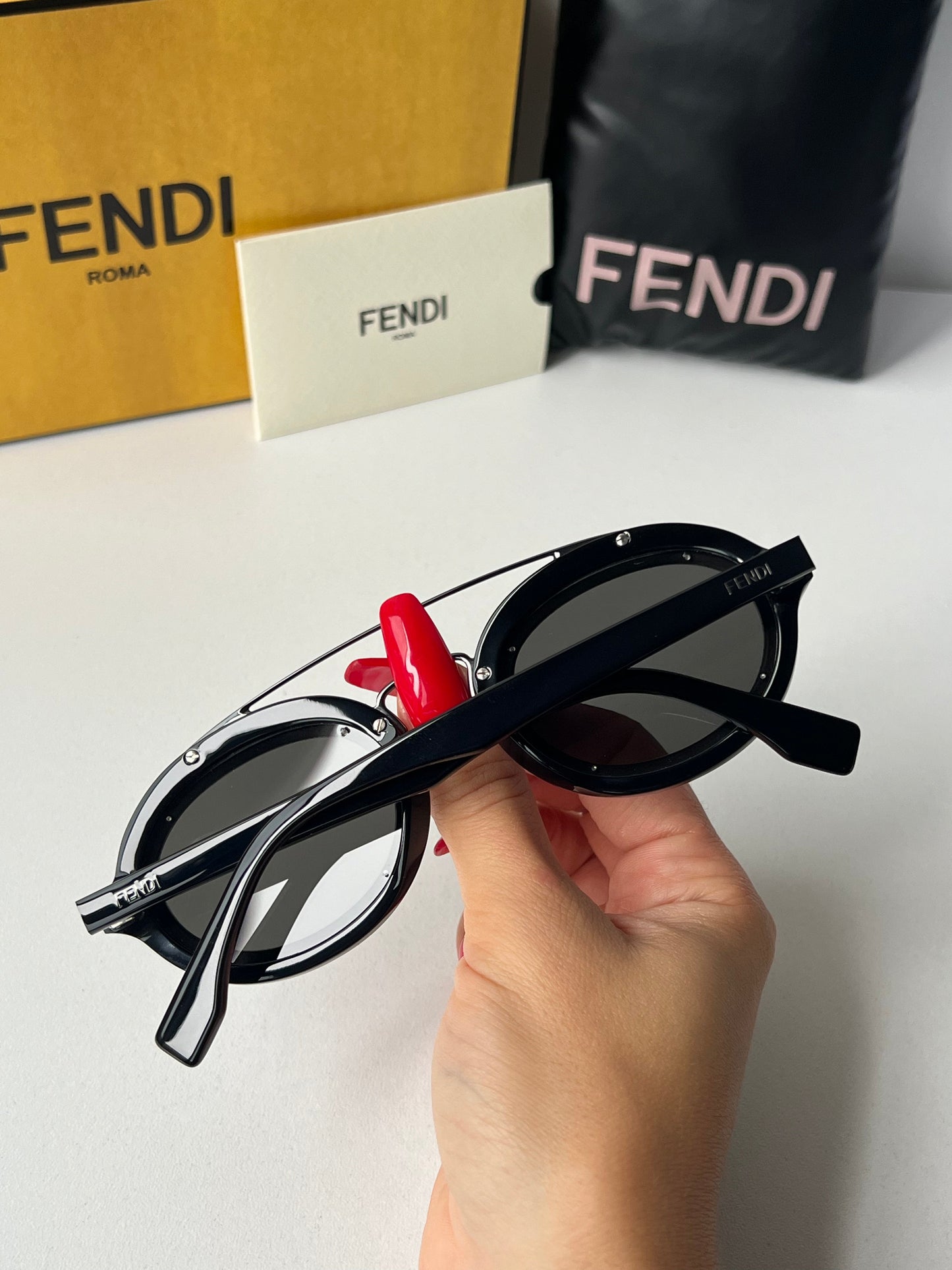 Fendi FF Around FE40094I Round Sunglasses in Black