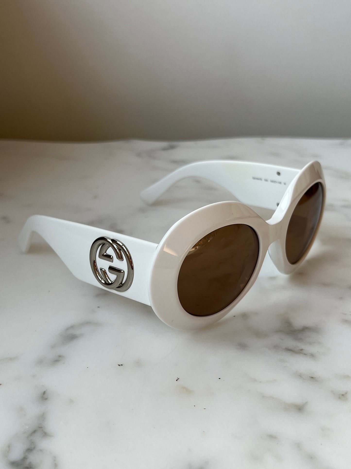 Gucci GG1647S Thick Rim Round Sunglasses in White