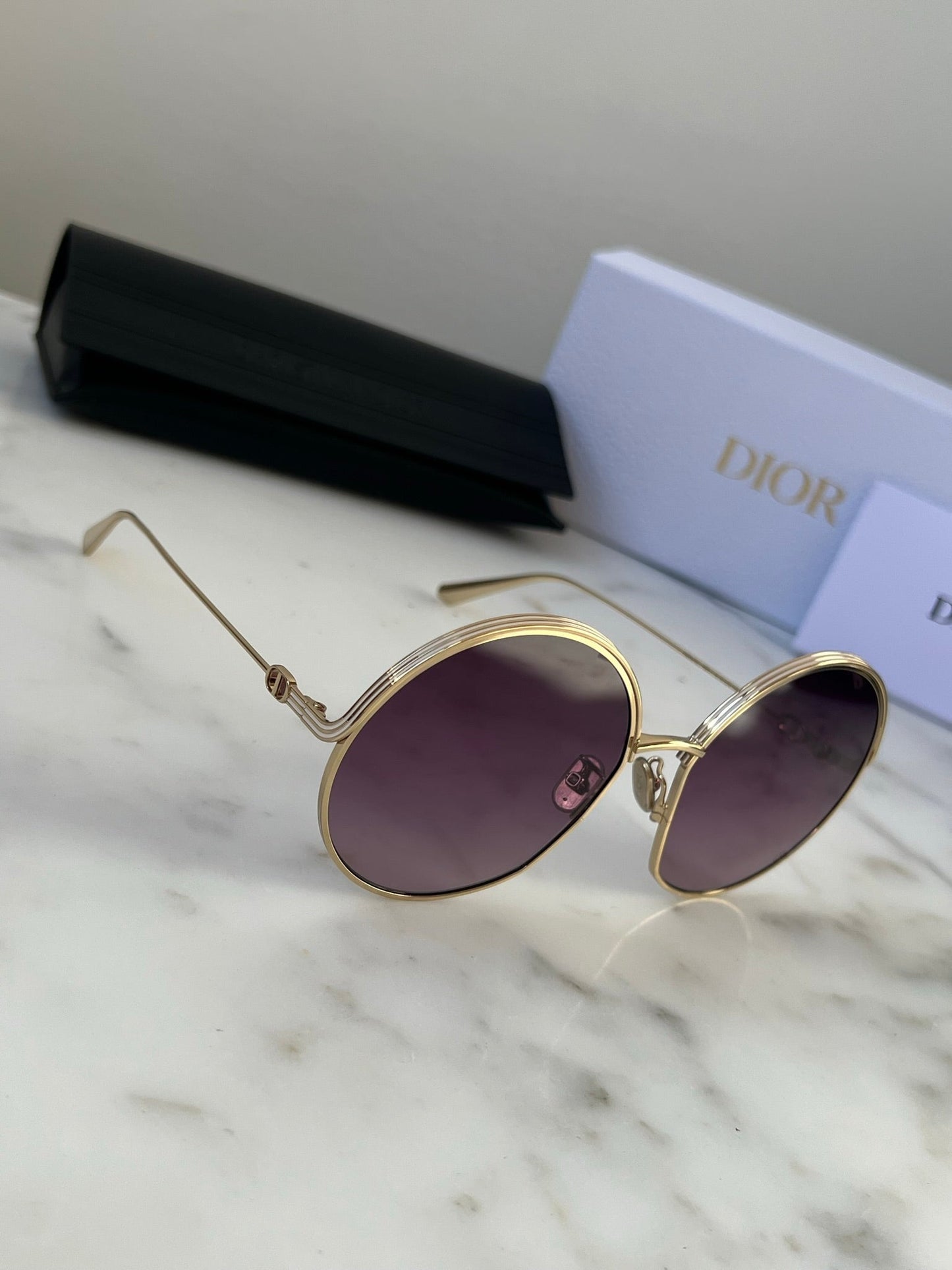Dior EverDior R1U Round Sunglasses in Gold Burgundy