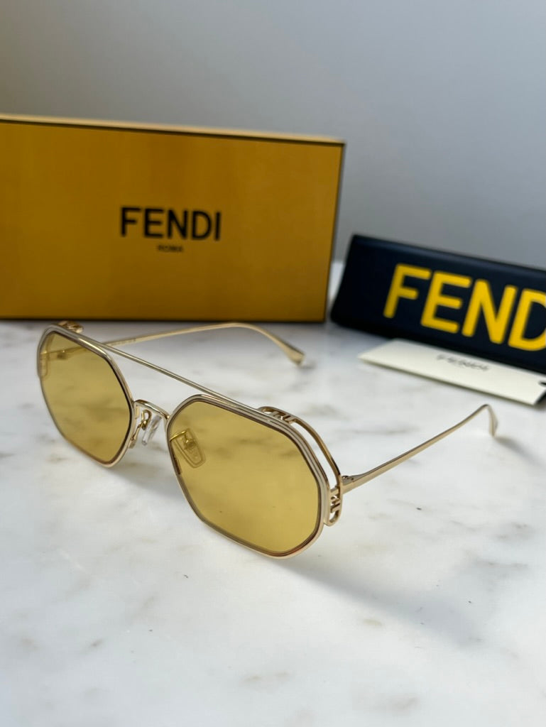 Fendi FE40039U Gold Mirror Metal Sunglasses