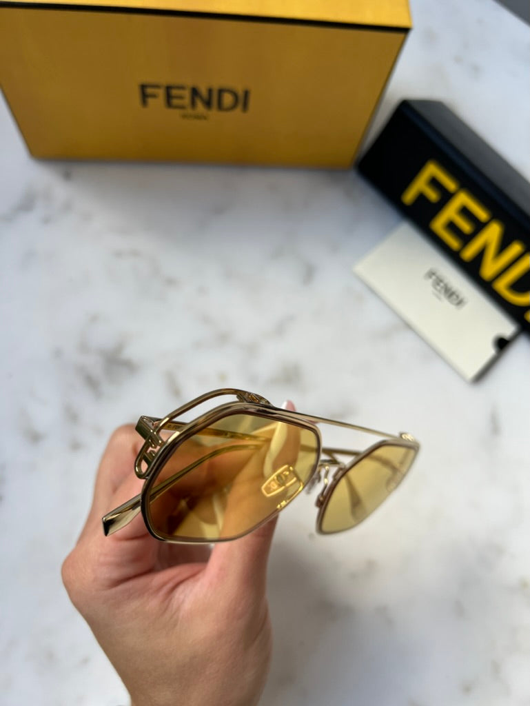 Fendi FE40039U Gold Mirror Metal Sunglasses