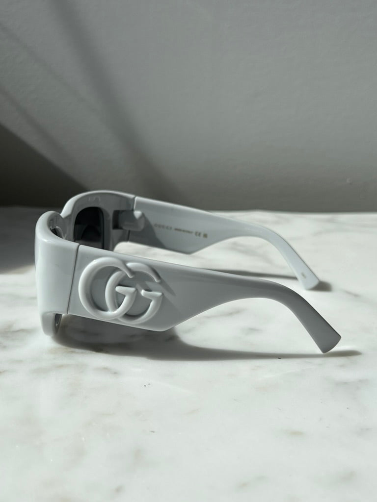 Gucci GG1545S Thick Rim Sunglasses in Grey