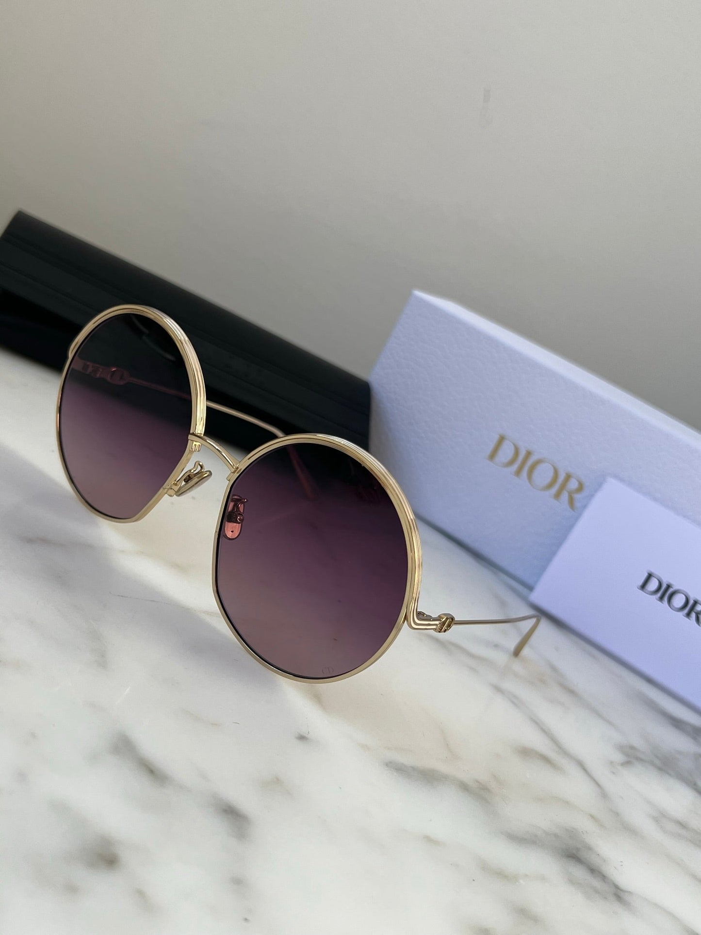 Dior EverDior R1U Round Sunglasses in Gold Burgundy