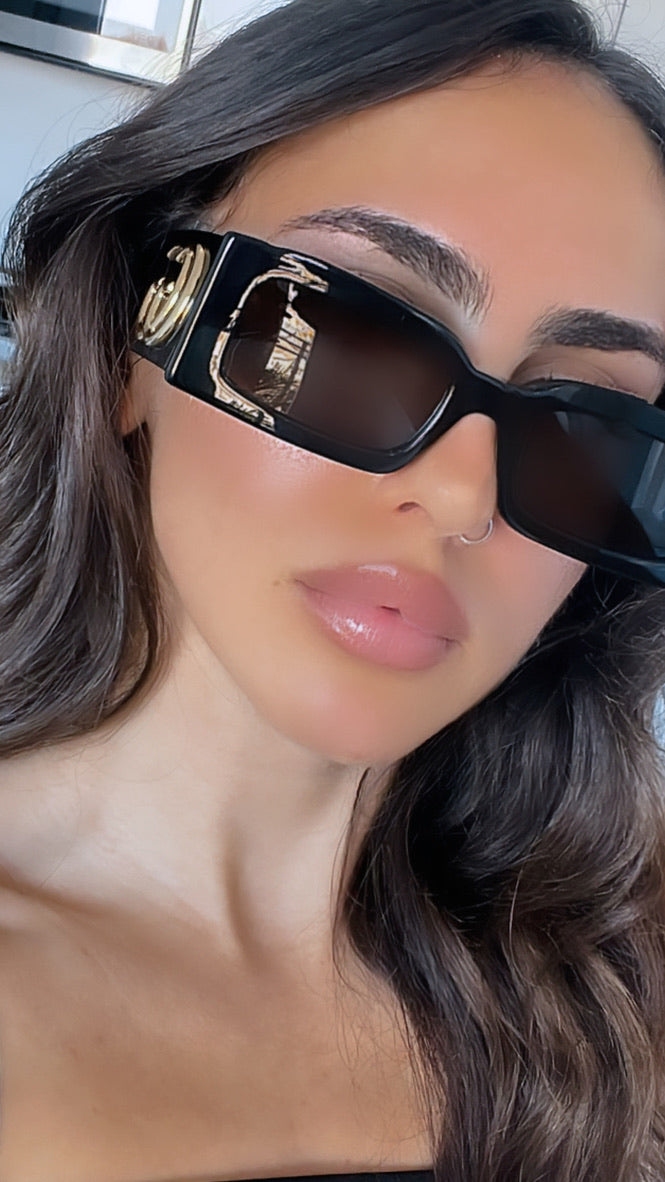 Gucci GG1425S Thick Rim Rectangle Sunglasses in Black