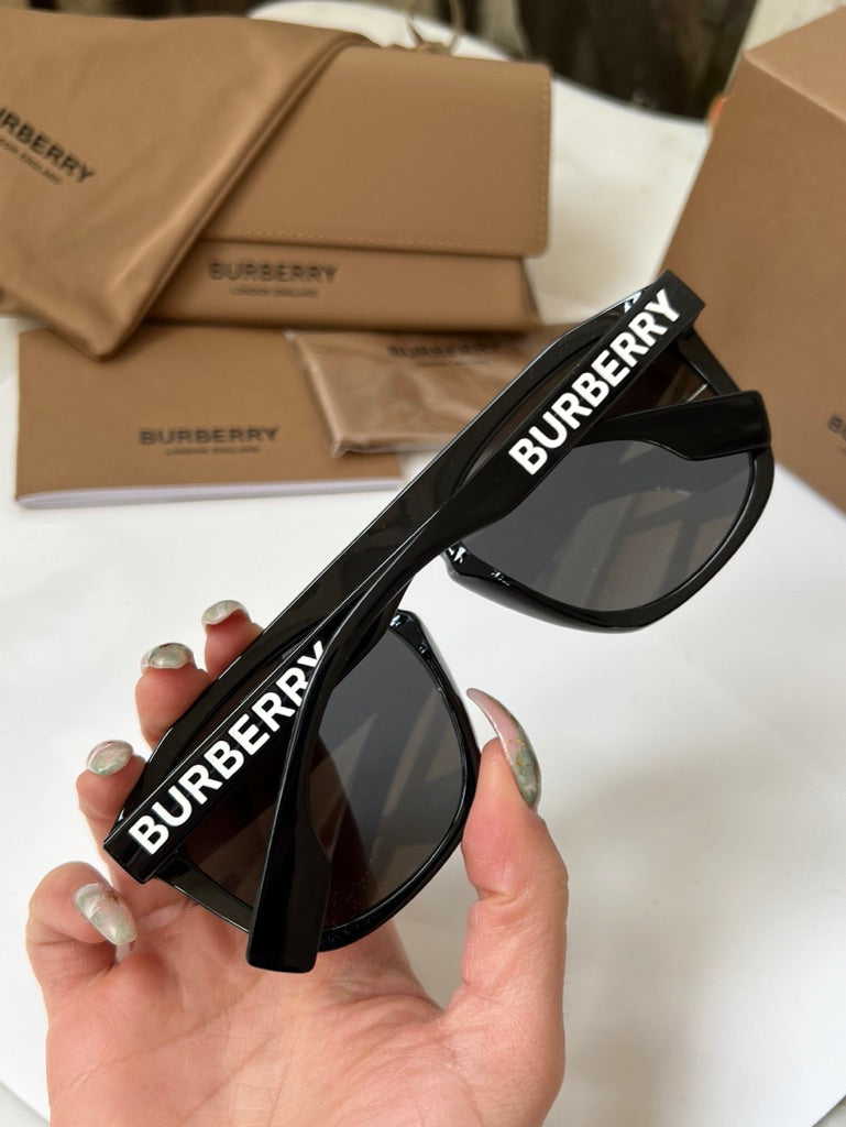 Burberry BE4396U Wren Sunglasses in Black
