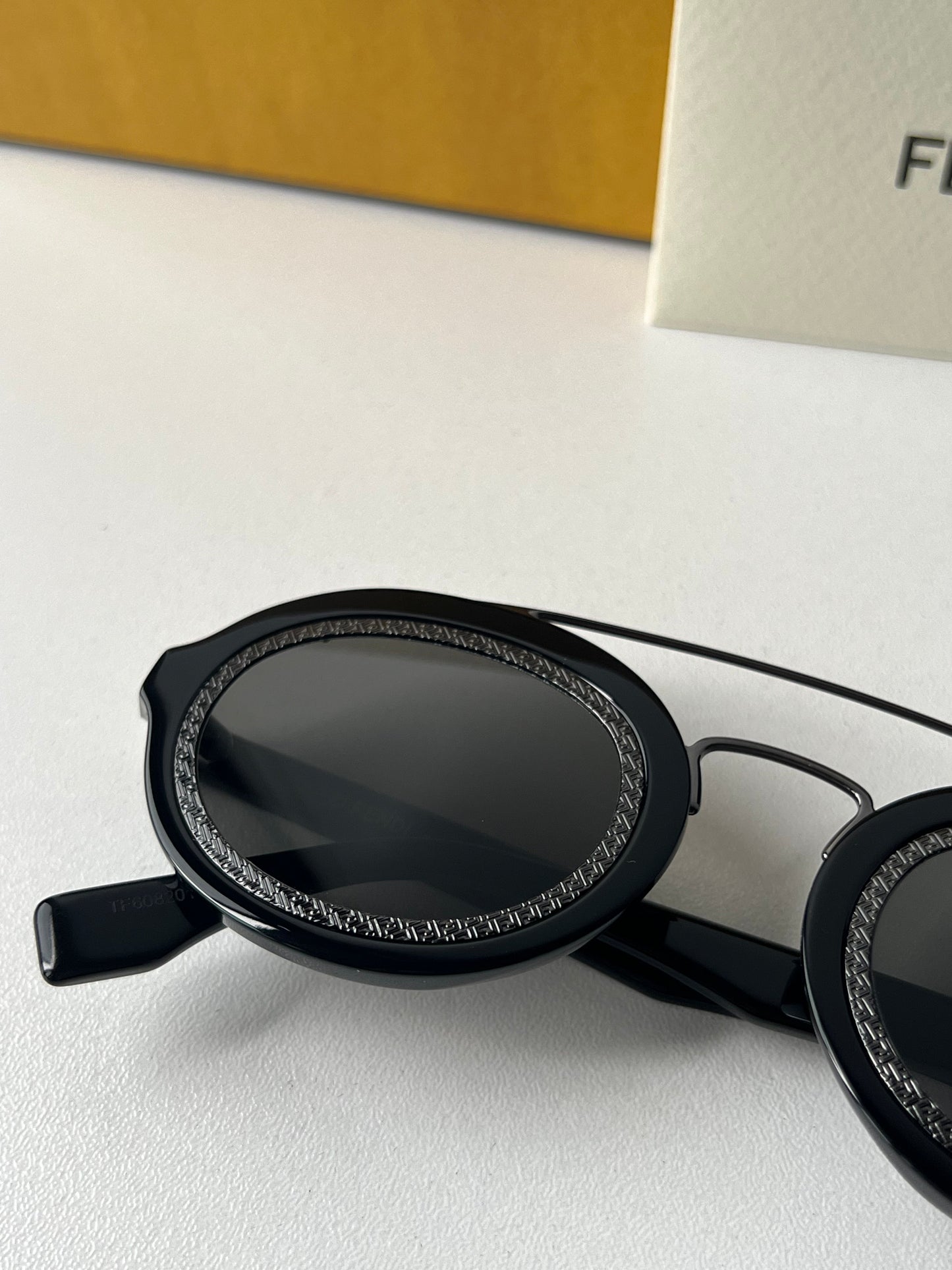 Fendi FF Around FE40094I Round Sunglasses in Black