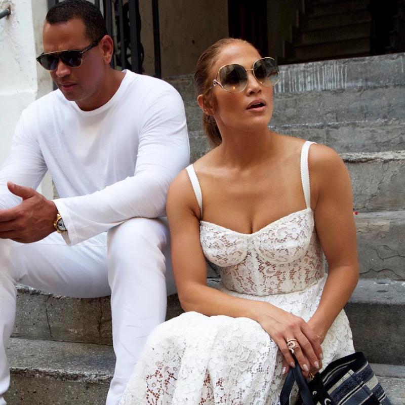 Gucci GG0225S Oversized Cutout Metal Sunglasses in Grey Gradient